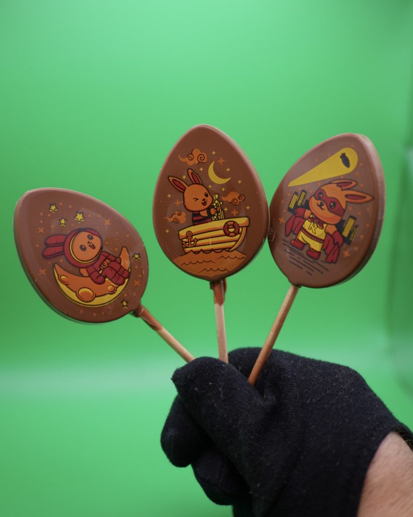 Photo · Sucettes en chocolat, lapins peints